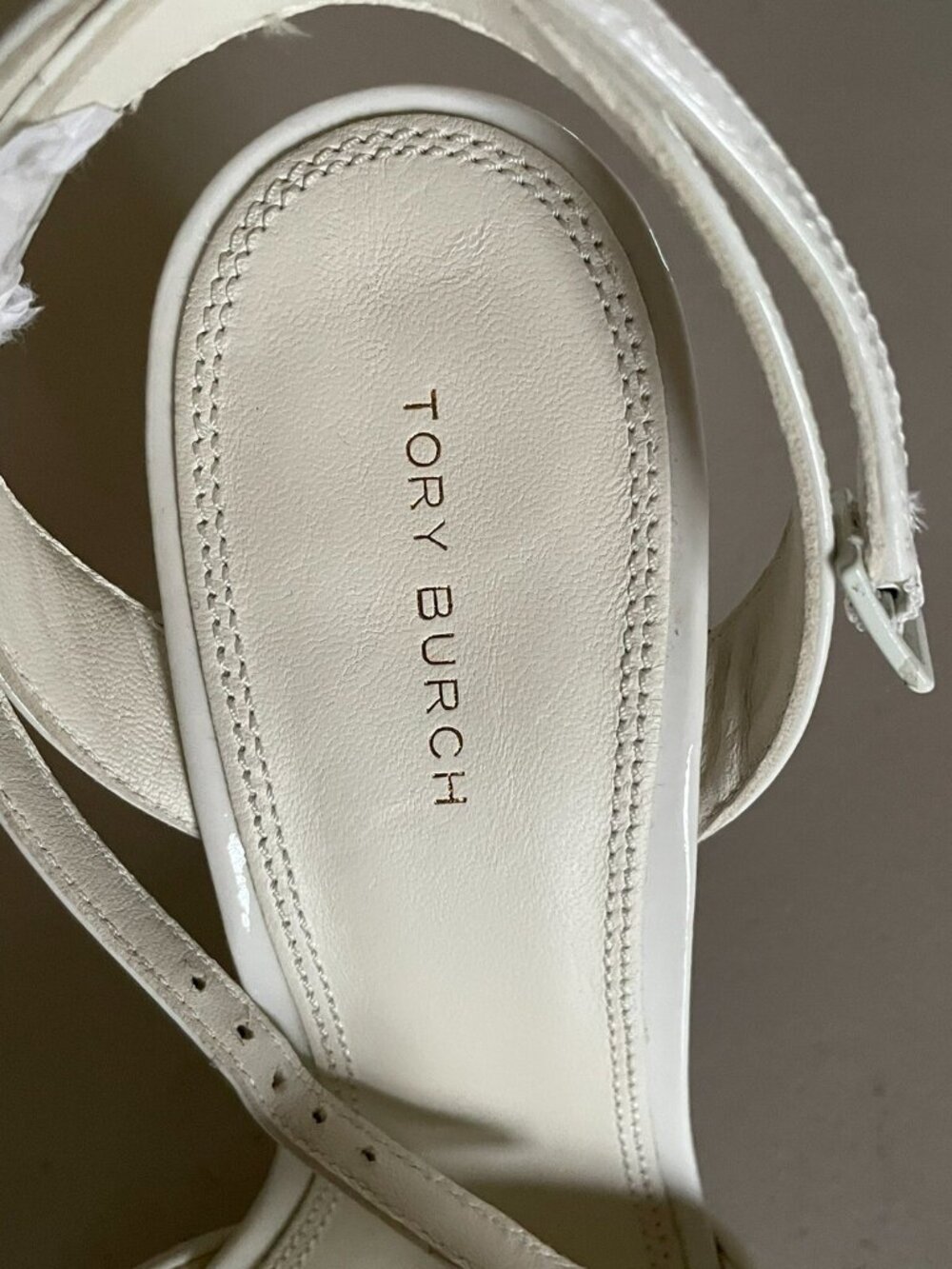 TORY BURCH PATENT LEATHER FLOWER HEELED SANDALS ANKLE STRAP - Picture 3 of 8